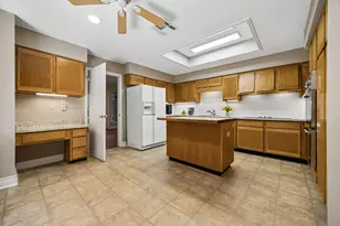 250 Sugar Berry Cir, Houston, TX 77024 - Photo 7