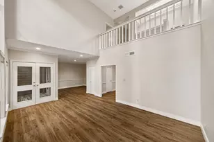 250 Sugar Berry Cir, Houston, TX 77024 - Photo 9
