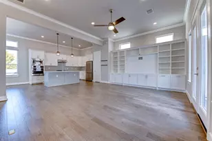 954 Fisher St, Houston, TX 77018 - Photo 11
