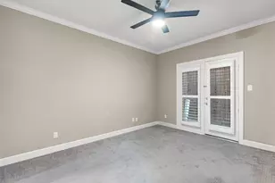107 Dennis St, Houston, TX 77006 - Photo 9
