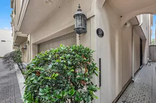 107 Dennis St, Houston, TX 77006 - Photo 5