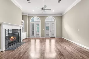 107 Dennis St, Houston, TX 77006 - Photo 11