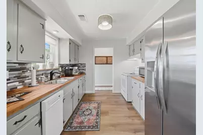 1620 W US Highway 290, Carmine, TX 78932 - Photo 5