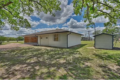 1620 W US Highway 290, Carmine, TX 78932 - Photo 33