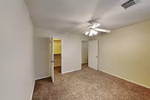 410 Sun River Ln, Dickinson, TX 77539 - Photo 11