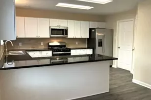 410 Sun River Ln, Dickinson, TX 77539 - Photo 7