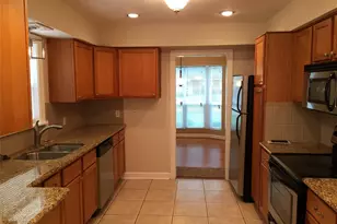10127 Hanka Dr, Houston, TX 77043 - Photo 5