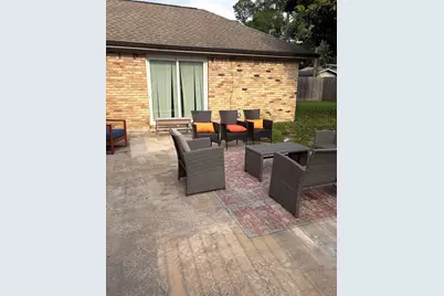 10127 Hanka Drive, Houston, TX 77043 - Photo 9