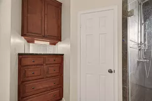 2406 Droxford Dr, Houston, TX 77008 - Photo 33