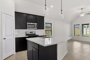 1064 Shl Crk Trl, Conroe, TX 77304 - Photo 5