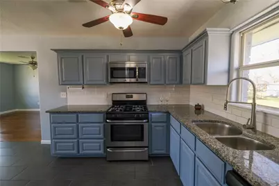 110 S Magnolia Street, Lake Jackson, TX 77566 - Photo 13