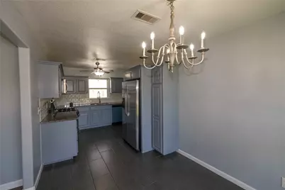 110 S Magnolia Street, Lake Jackson, TX 77566 - Photo 11