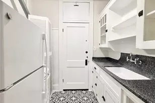1126 Berthea St, Houston, TX 77006 - Photo 7