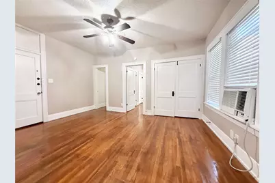 1126 Berthea Street #7, Houston, TX 77006 - Photo 3