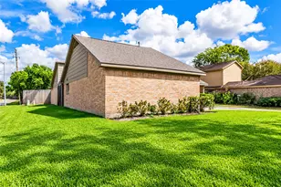 11542 Wickersham Ln, Houston, TX 77077 - Photo 35
