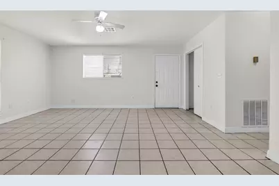 809 Brooks Street, Houston, TX 77009 - Photo 9