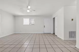 809 Brooks St, Houston, TX 77009 - Photo 9