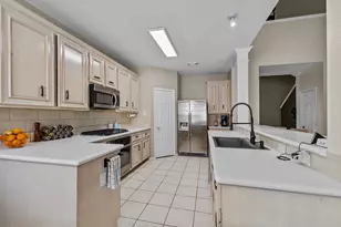 2372 Autumn Mist Ct, League City, TX 77573 - Photo 11