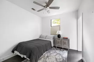 2105 Woodhead St, Houston, TX 77019 - Photo 29