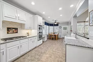 6402 Gladehill Dr, Kingwood, TX 77345 - Photo 9