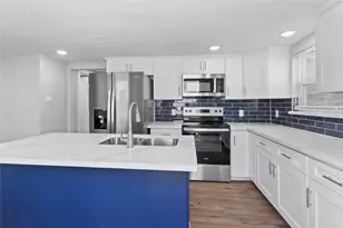 1412 Ave M 1/2, Galveston, TX 77550 - Photo 9