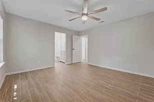 7 E Brookberry Ct, The Woodlands, TX 77381 - Photo 13