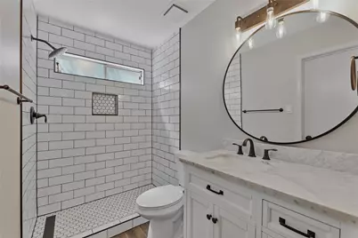 7 E Brookberry Court, The Woodlands, TX 77381 - Photo 15