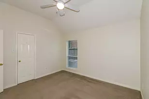 405 Meadow Bend Dr, Friendswood, TX 77546 - Photo 15