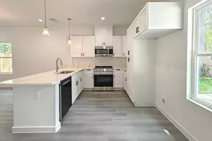 8617 Hoffman St, Houston, TX 77016 - Photo 3