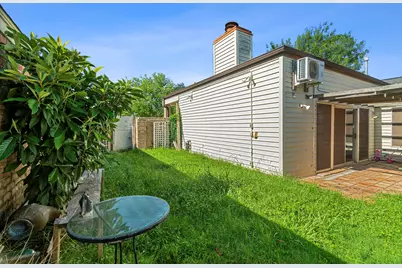 7534 Quail Meadow Drive, Houston, TX 77071 - Photo 11