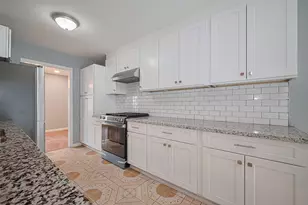 10659 Hazelhurst Dr, Houston, TX 77043 - Photo 11