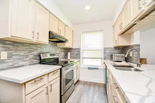 12903 Becklin Ln, Houston, TX 77099 - Photo 7