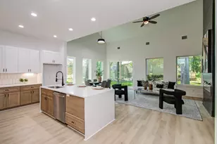 1802 Rollingwood Dr, Huntsville, TX 77340 - Photo 5