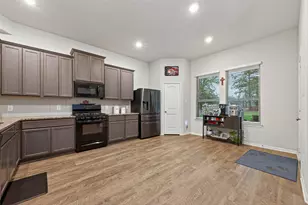 16601 Crosby St, Conroe, TX 77303 - Photo 13