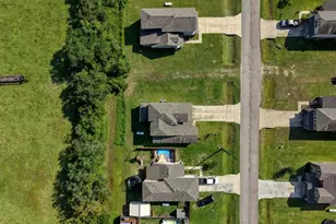 6623 Blimp Base Blvd, Hitchcock, TX 77563 - Photo 25