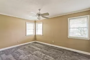 3750 Drummond St, Houston, TX 77025 - Photo 15