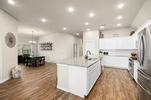 10419 Hay Mdw Dr, Iowa Colony, TX 77583 - Photo 9