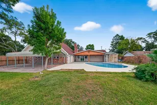 4901 Burning Tree Dr, Baytown, TX 77521 - Photo 45