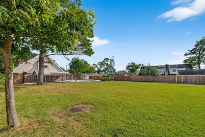 4901 Burning Tree Drive, Baytown, TX 77521 - Photo 47