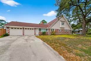 4901 Burning Tree Dr, Baytown, TX 77521 - Photo 3