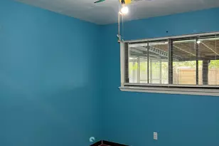 9314 Valley Stream St, Houston, TX 77037 - Photo 9