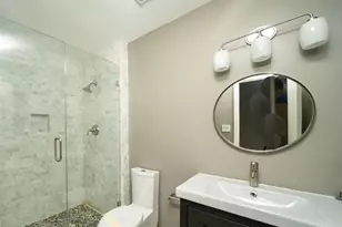 9400 Doliver Dr, Houston, TX 77063 - Photo 19