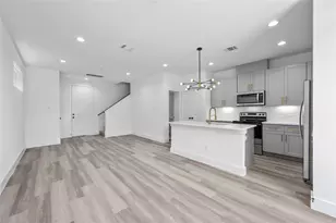 4610 Crown Grove Ln, Houston, TX 77018 - Photo 5
