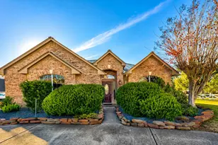 2742 Westchester Cir, Pearland, TX 77584 - Photo 3