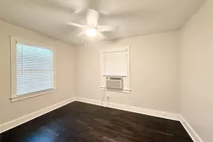 119 Oak Dr, Lake Jackson, TX 77566 - Photo 13