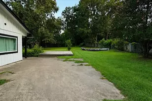 307 County Rd 3997, Cleveland, TX 77328 - Photo 29