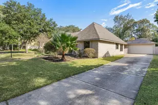 3926 Oak Gardens Dr, Houston, TX 77339 - Photo 3