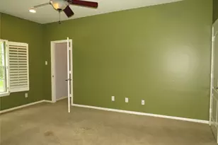 13322 Castle Combe Dr, Houston, TX 77044 - Photo 19
