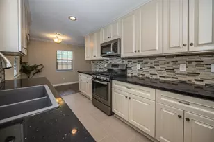 11038 Waxwing St, Houston, TX 77035 - Photo 3
