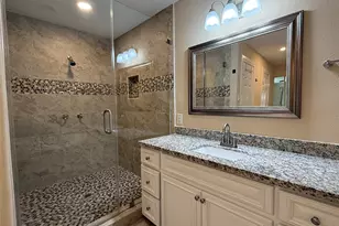 318 Big Hollow Ln, Houston, TX 77042 - Photo 15